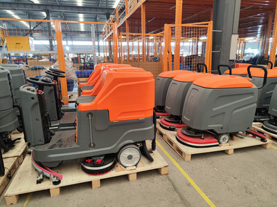 榮事達(dá)電動(dòng)洗地機(jī) 靈活高效，開(kāi)啟智能化清潔新體驗(yàn)